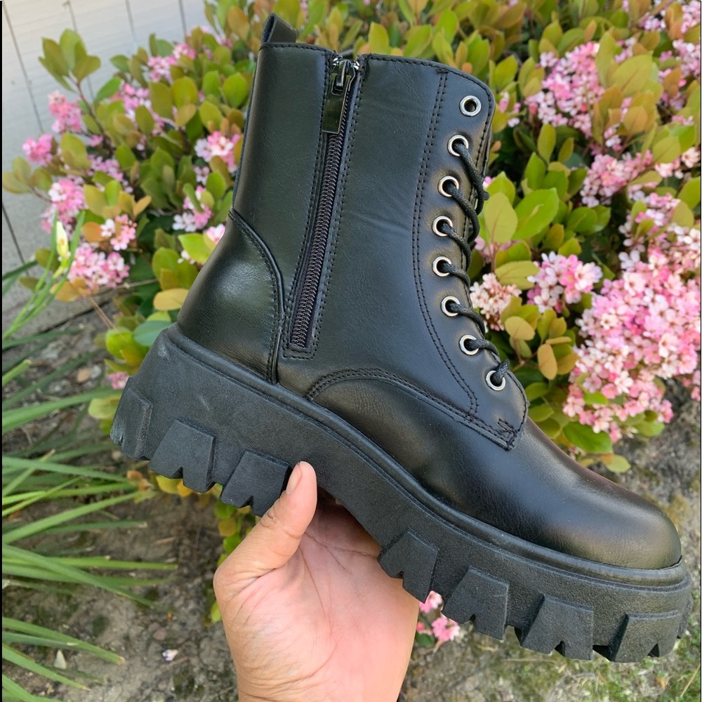 BLACK FAUX LEATHER COMBAT BOOTS - Picture 4 of 7